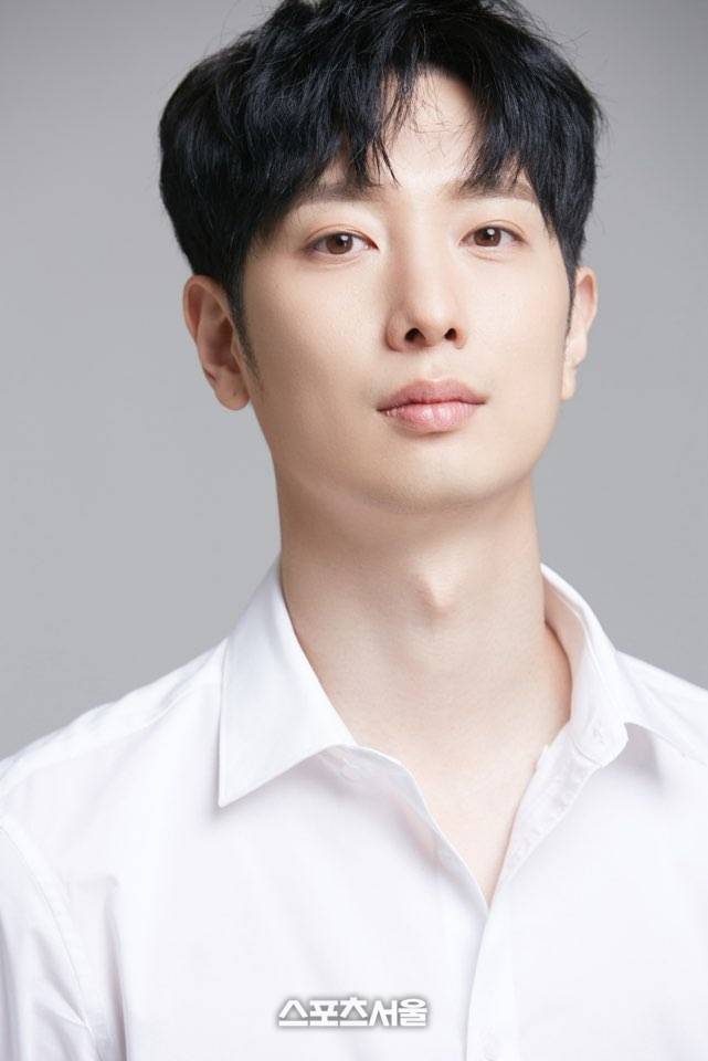 내년 2월까지 이어지는 뮤지컬 ‘미드나잇:액터뮤지션’에서 서동진은 6월7일 조기 마감 후 9일부터 뮤지컬 ‘매드해터’에서 또 한 번의 도전을 이어간다. 사진 | 서동진