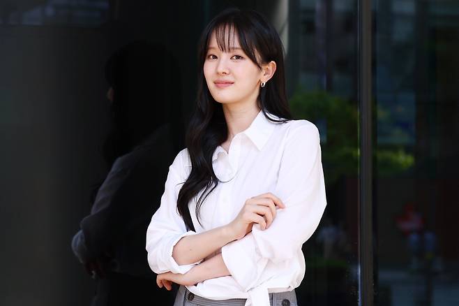 '닥터신'에 출연한 배우 백서라 (서울=연합뉴스) 진연수 기자 = 배우 백서라가 서울 종로구 연합뉴스 사옥에서 진행된 인터뷰에 앞서 포즈를 취하고 있다. 2026.5.4 jin90@yna.co.kr