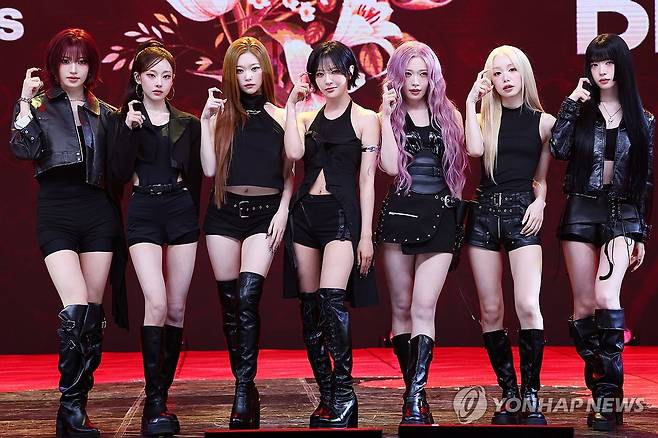 데뷔 첫 정규앨범으로 컴백한 빌리 (서울=연합뉴스) 진연수 기자 = 그룹 빌리(Billlie)가 6일 오후 서울 마포구 SBS프리즘타워에서 열린 데뷔 첫 정규 앨범 '더 콜렉티브 소울 앤 언컨시어스: 챕터 2' 발매 기념 쇼케이스에서 포즈를 취하고 있다. 2026.5.6 jin90@yna.co.kr