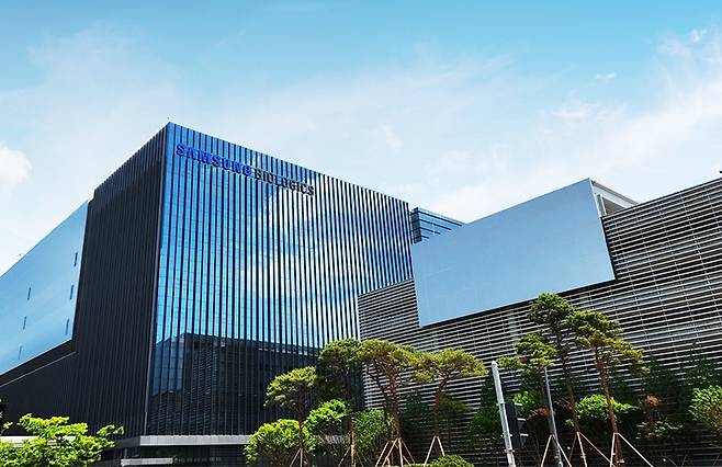 삼성바이오로직스와 삼성물산, 삼성바이오에피스가 공동 출자하고 삼성벤처투자가 운용하는 삼성 라이프사이언스 펀드가 미국 항암제 개발 전문 바이오 벤처 기업인 카토그래피 바이오사이언스에 투자를 진행했다. 사진은 삼성바이오로직스 4공장. / 삼성바이오로직스