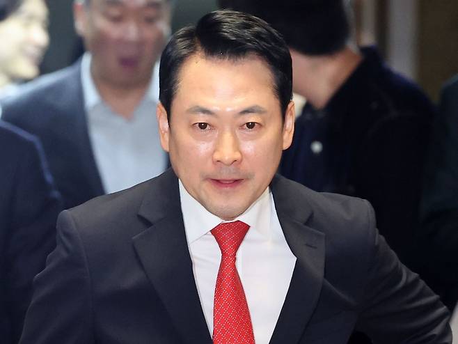 (서울=뉴스1) 황기선 기자 = 장동혁 국민의힘 대표가 6일 오후 서울 여의도 국회에서 열린 의원총회에 참석하고 있다. 2026.5.6/뉴스1
