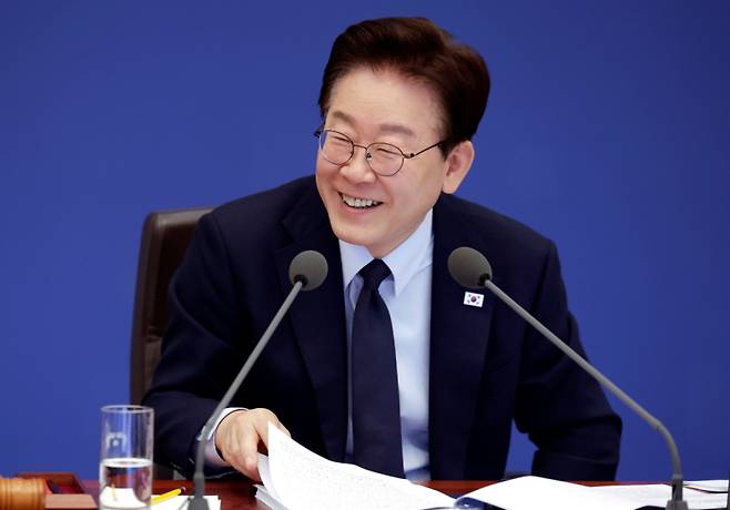 이재명 대통령이 6일 청와대에서 열린 국무회의 겸 비상경제점검회의에서 발언하고 있다. 연합뉴스