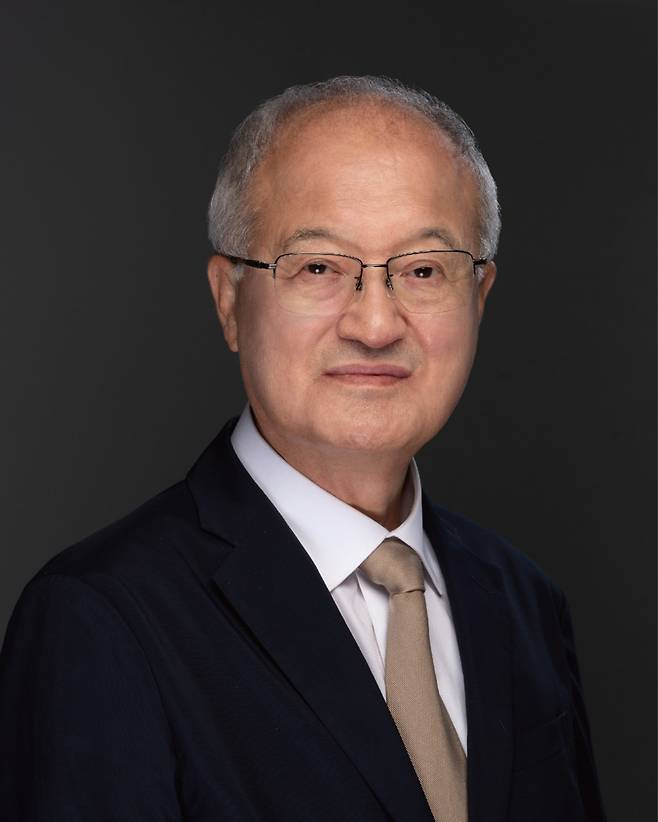 영원무역그룹 성기학 회장