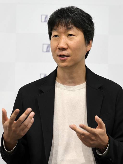 조민수 포스텍(포항공대) 무은재(無垠齋) 석좌교수(컴퓨터공학과) 지난달 30일 서울 서초구 국가AI연구거점(NAIRL) 사무실에서 한국 AI 연구의 현주소에 대해서 설명하고 있다. 이재문 기자