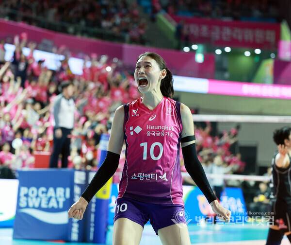 흥국생명, 김연경...3세트 공격성공 역전에 성공.(사진=김경수 기자/ 발리볼코리아닷컴 DB자료)