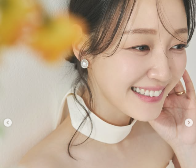 배우 류혜린은 지난 9일 가족과 지인들의 뜨거운 축하 속에 화촉을 밝히며 5월의 신부가 되었다./류혜린 소셜미디어