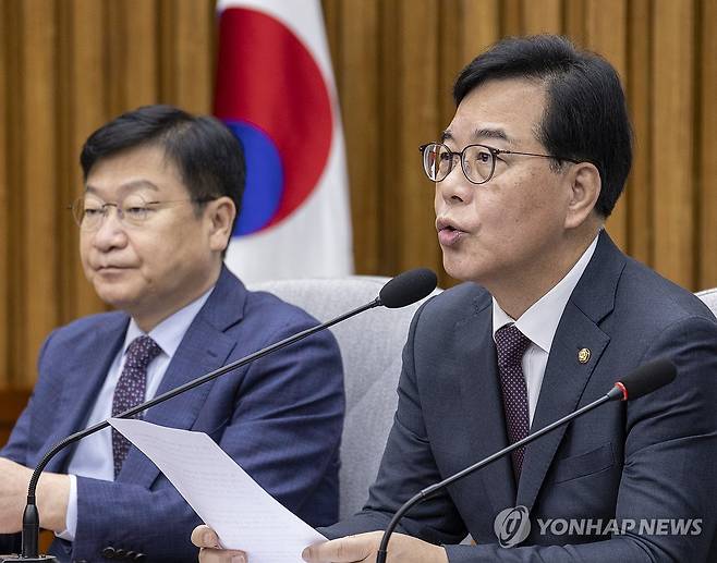 송언석 원내대표 국민의힘 원내대책회의에서 발언 (서울=연합뉴스) 황광모 기자 = 국민의힘 송언석 원내대표가 12일 국회에서 열린 원내대책회의에서 발언하고 있다. 2026.5.12 hkmpooh@yna.co.kr