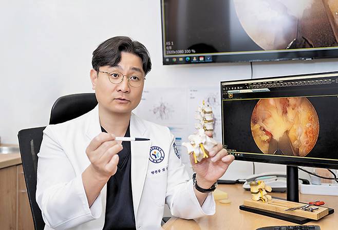 최일헌 원장은 “척추 치료는 더 이상 막연한 두려움으로 미룰 문제가 아니라, 적절한 시기에 판단하고 치료해야 하는 영역”이라고 말했다. /김지아 헬스조선 객원기자
