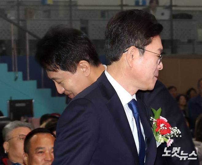 황진환 기자