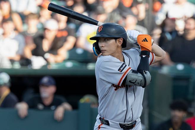 San Francisco Giants' Jung Hoo Lee gets ready to swing during the first inning of a baseball game against the Athletics Friday, May 15, 2026, in West Sacramento, Calif. (AP Photo/Sara Nevis)
<저작권자(c) 연합뉴스, 무단 전재-재배포, AI 학습 및 활용 금지>
