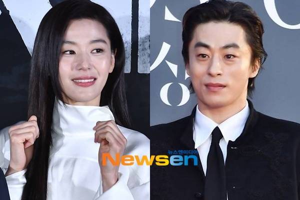 왼쪽부터 전지현 구교환/뉴스엔DB