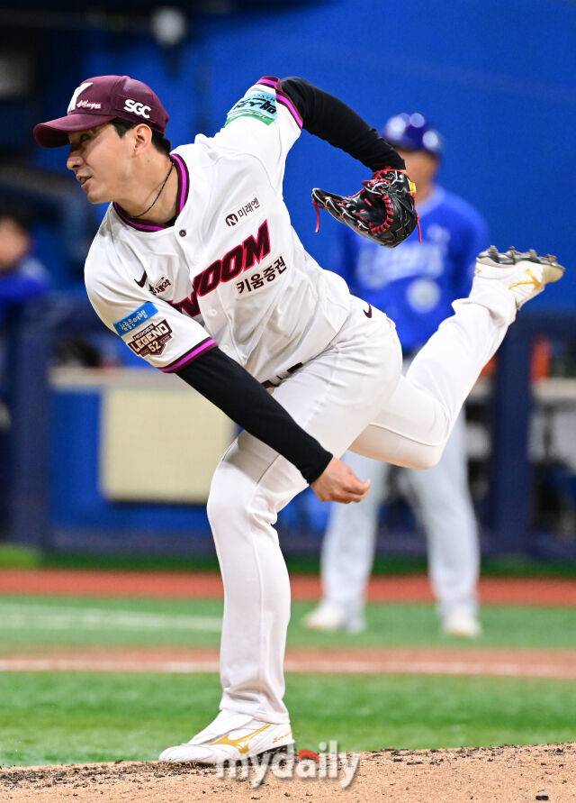키움 유토가 26일 오후 서울 고척스카이돔에서 진행된 '2026 신한 SOL Bank KBO리그' 삼성--키움의 경기에서 역투를 펼치고 있다./마이데일리