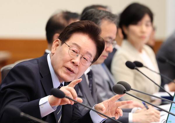 이재명 대통령이 20일 청와대에서 열린 국무회의 겸 비상경제점검회의에서 발언하고 있다. 연합뉴스