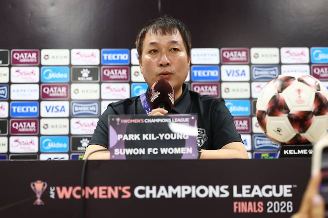 기자회견 하는 수원FC 위민 박길영 감독<저작권자(c) 연합뉴스, 무단 전재-재배포, AI 학습 및 활용 금지>
