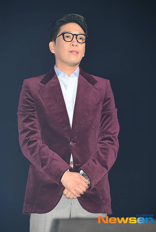 지난 18일, 가수 MC몽이 라이브 방송을 통해 수위 높은 내부 폭로를 이어갔다. 이 중 더보이즈를 향해 ‘진상’ 발언을 쏟아낸 것이 논란이 되고 있다/뉴스엔DB MC몽