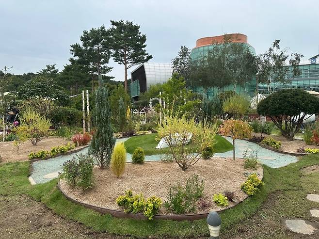 지난해 충북 제천에서 개최된 ‘제1회 충북도 정원박람회’ 행사장에 조성된 정원. 올해는 영동군에서 제2회 행사가 열린다. 충북도 제공