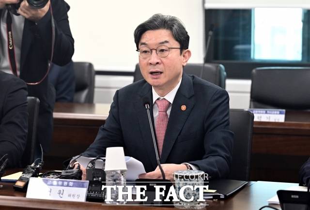 21일 이억원 금융위원장은 정부서울청사에서 열린 정부 출범 1주년 간담회에서 금융위의 지난 1년 성과와 향후 계획 등을 공유했다. /임영무 기자