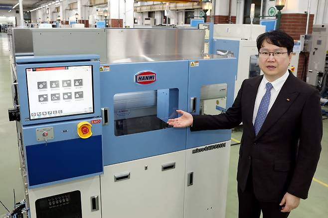 곽동신 한미반도체 회장. 한경DB