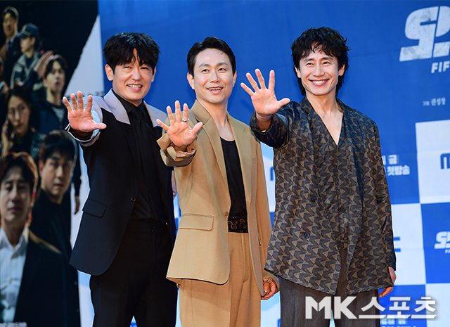 21일 오후 서울 상암 MBC 골든마우스홀에서 MBC 새 금토드라마 ‘오십프로(Fifties Professionals)’ 제작발표회가 열렸다. 이날 자리에는 배우 신하균, 오정세, 허성태, 김신록, 이학주와 한동화 감독이 참석했다. / 사진 = 김재현 기자