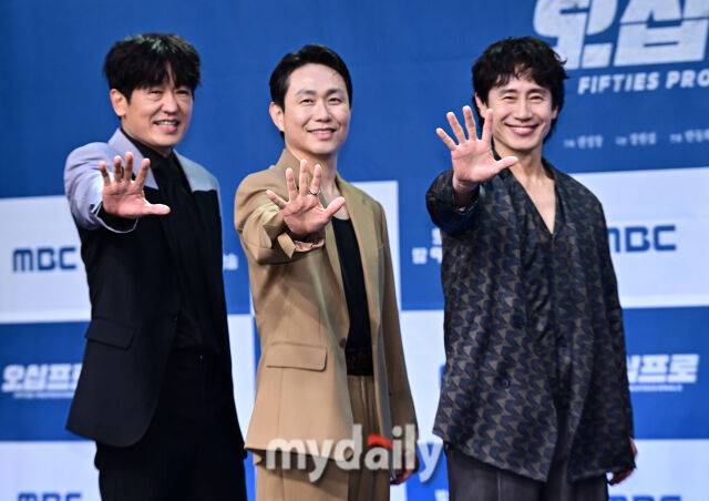 배우 허성태, 오정세, 신하균(왼쪽부터)이 21일 서울 상암동 MBC에서 진행된 드라마 '오십프로' 제작발표회에 참석했다. / 한혁승 기자 hanfoto@mydaily.co.kr
