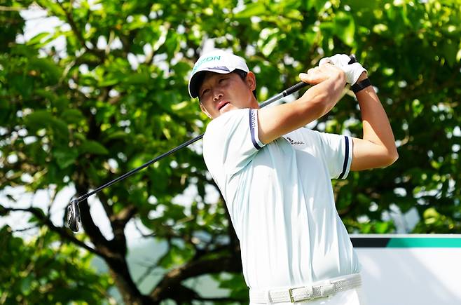 양지호가 22일 열린 코오롱 제68회 한국오픈 골프선수권 대회 2라운드 7번 홀에서 티샷을 하고 있다. 사진 | KGA