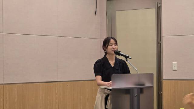 정지원 네이버 연구원이 22일 서울 영등포구 여의도에서 ‘AI 혁신과 미디어 생태계의 재편’을 주제로 열린 정기학술대회에서 토론을 하고 있다. (사진=지디넷코리아)