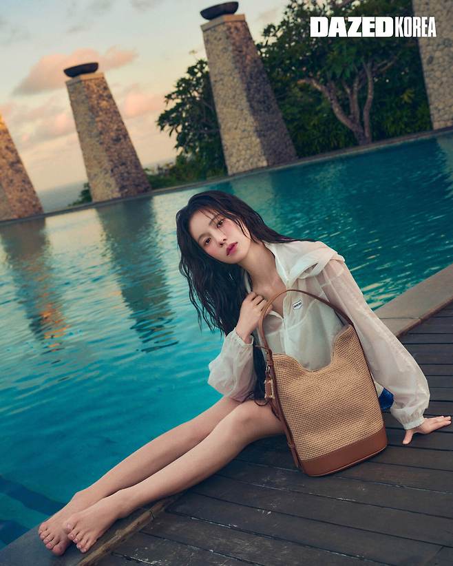 임지연만의 독보적인 아우라. 데이즈드&그림공작소 제공