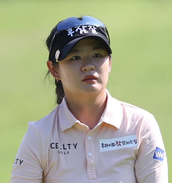 2026년 한국여자프로골프(KLPGA) 투어 제14회 E1채리티 오픈 우승 경쟁에 뛰어든 한지원 프로가 2라운드에서 경기하는 모습이다. 사진제공=KLPGA (사진을 무단으로 사용하지 마십시오.)