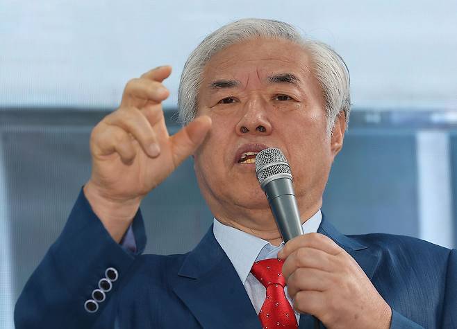 사랑제일교회 전광훈 목사가 지난 11일 서울 성북구 사랑제일교회에서 열린 기자회견에서 발언하고 있다. 연합뉴스