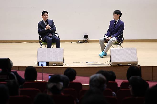 (서울=뉴스1) 신웅수 기자 = 박상용 인천지검 검사가 24일 서울 여의도 국회 의원회관에서 열린 공소취소 찬반 토론회에서 발언하고 있다. 2026.5.24/뉴스1