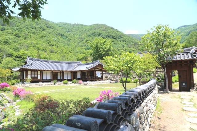 ▲ 전북 완주군 소양면 오성한옥마을 전경. 최근 드라마 <21세기 대군부인>과 BTS 화보 촬영지로 알려지며 관광객들의 관심을 모으고 있다. ⓒ완주군