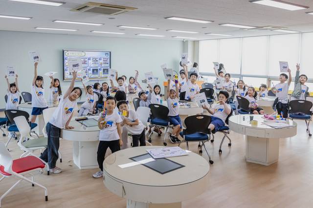 지난 23일 국제지식재산연수원에서 열린 ‘상상은 크게 쑥쑥 성장하는 MOIP 키즈 데이’ 에 참가한 지재처 직원 자녀들. 지재처 제공.