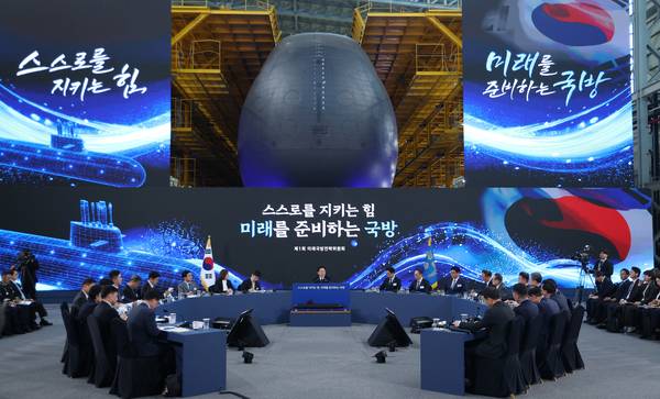 이재명 대통령이 26일 경남 창원시 진해구에서 열린 제1회 미래국방전략위원회에서 발언하고 있다. /연합뉴스