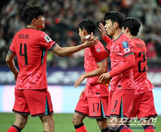 21일 서울월드컵경기장에서 열린 2026 FIFA 북중미 월드컵 2차 예선 대한민국과 태국의 경기, 손흥민이 선제골을 성공한 후 세리머니를 하고 있다. 상암=허상욱 기자wook@sportschosun.com/2024.03.21/