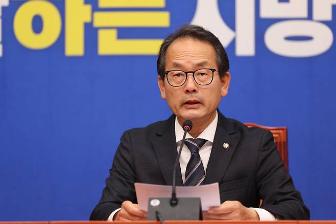 더불어민주당 선거대책위원회 공보단장을 맡고 있는 강준현 수석대변인이 19일 서울 여의도 국회에서 진행된 6.3 전국지방선거 현안 관련 기자간담회에서 발언하고 있다. 2026.05.19. 뉴시스