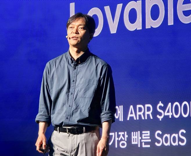 NHN클라우드 에이전트 역량 소개하는 안성민 NHN엔터프라이즈 CEO (서울=연합뉴스) 김주환 기자 = 안성민 NHN엔터프라이즈 최고경영자(CEO)가 26일 서울 중구 더플라자호텔 서울에서 열린 기자 간담회 자리에서 인공지능(AI) 풀스택 브랜드 'NHN 팩토리X'의 AI 에이전트 역량을 소개하고 있다. 2026.5.26 jujuk@yna.co.kr