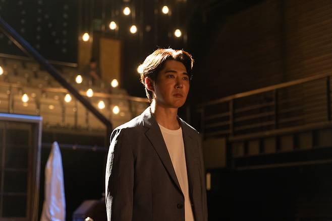Danny Ahn performs in a scene from "At the Boundary of Light and Darkness." (Theater Soo)