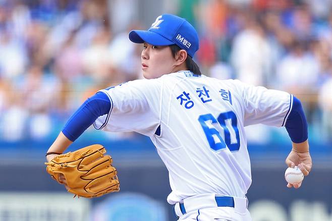 삼성 장찬희가 2일 대구삼성라이온즈파크에서 열린 2026 KBO리그 정규시즌 한화전에 선발 등판해 역투하고 있다. 사진 | 삼성 라이온즈