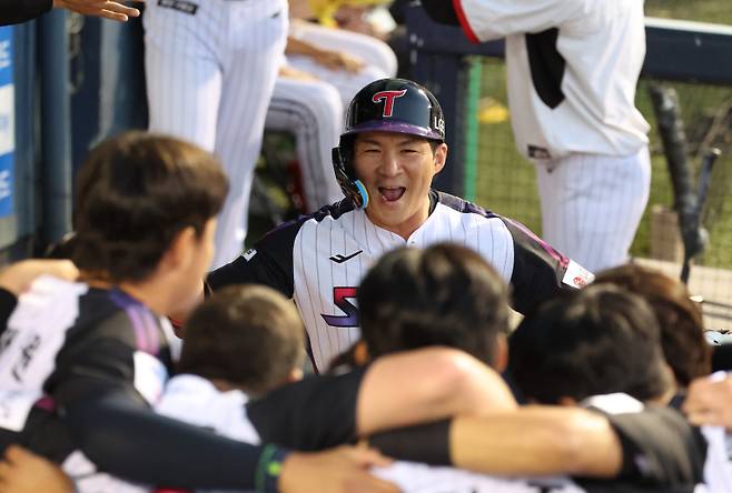 29일 KIA전에서 3점 홈런을 날린 오지환. LG 제공