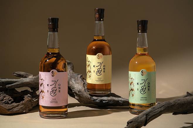기원 위스키 증류소가 사명 변경 후 아시아 최대 증류수 품평회에서 베스트 증류소상을 수상했다. (사진=기원 위스키 증류소)