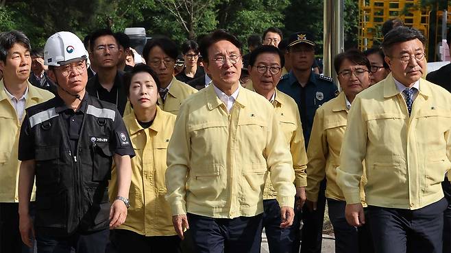 한화에어로스페이스 사고현장 긴급 방문한 김민석 총리
