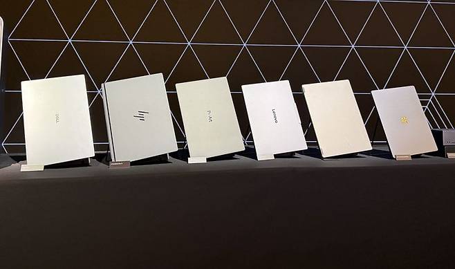 엔비디아 'N1X' 칩이 탑재된 인공지능(AI) 노트북 'RTX 스파크' 라인업. 왼쪽부터 델 XPS 16, HP OmniBook 울트라 16, 에이수스 ProArt P16, 레노보 요가 프로 9n, 마이크로소프트 서피스 랩톱 울트라. 사진=최혜림 기자