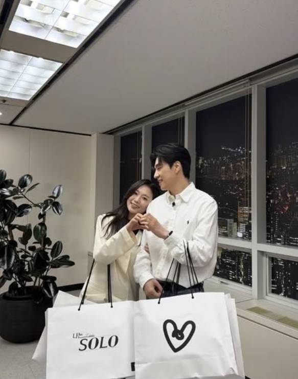 '나는 솔로' 31기 경수가 프로그램에서 최종 커플이 된 후 실제 연인으로 발전한 순자를 향해 애정을 드러냈다./사진=31기 경구 SNS 갈무리
