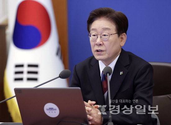▲ 이재명 대통령이 4일 청와대에서 열린 수석보좌관회의에서 발언하고 있다. 연합뉴스