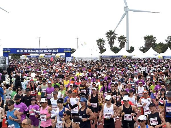 7일 구좌에서 동시 개최된 2026년 제30회 제주국제관광마라톤축제.