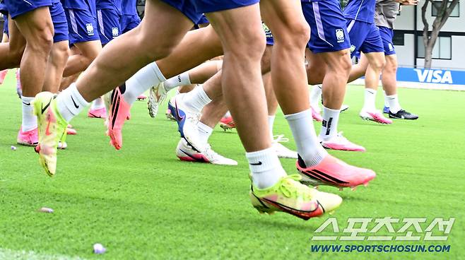8일(한국시각) 멕시코 과달라하라 인근 사포판 월드컵대표팀 베이스캠프 훈련장 치바스 베르데 바예에서 진행된 대한민국 월드컵 대표팀의 공식 훈련, 선수들이 훈련 전 러닝을 하고 있다. 사포판(멕시코)=허상욱 기자wook@sportschosun.com/2026.06.08/