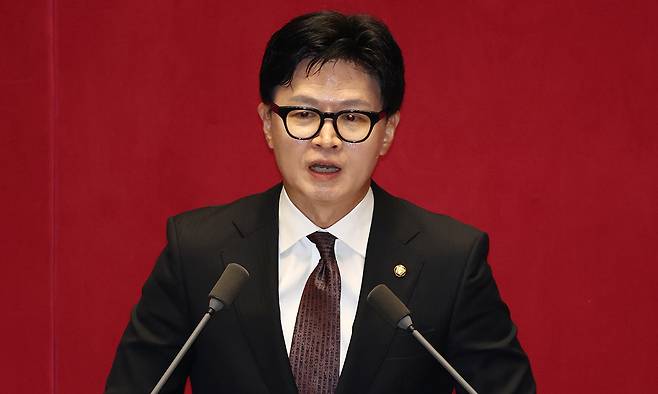 무소속 한동훈 의원이 지난 5일 서울 여의도 국회에서 열린 본회의에서 당선 인사를 하고 있다. 뉴시스
