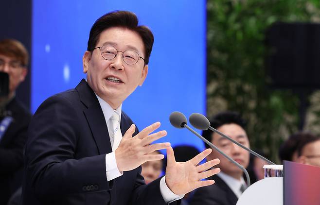 ▲이재명 대통령이 8일 청와대 영빈관에서 열린 취임 1주년 기자회견에서 발언하고 있다. 사진=연합뉴스