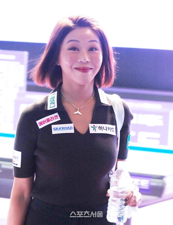‘20승 고지 코앞’ 김가영, 퇴근길 미소와 함께 “보람찬 하루일을 끝마치고서~”...스롱 피아비와 10일 우승 격돌