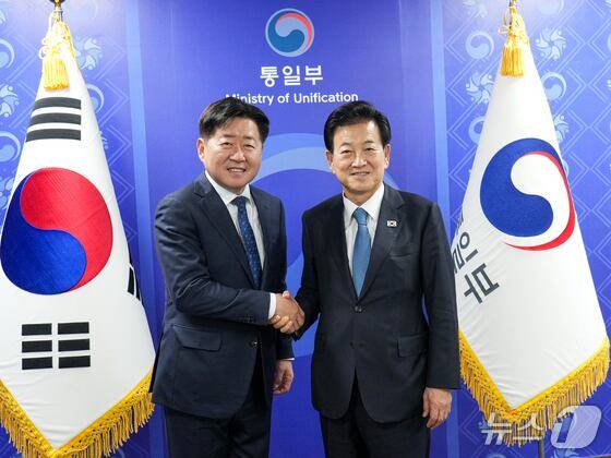 오영훈 지사와 정동영 통일부장관. /제주도
